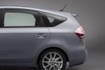 Toyota Prius V 2011 года